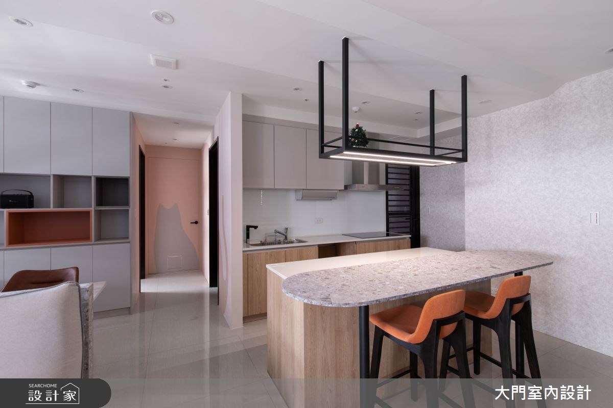 醫師屋主過著忙碌的生活，每天最期盼的，便是迎接他回