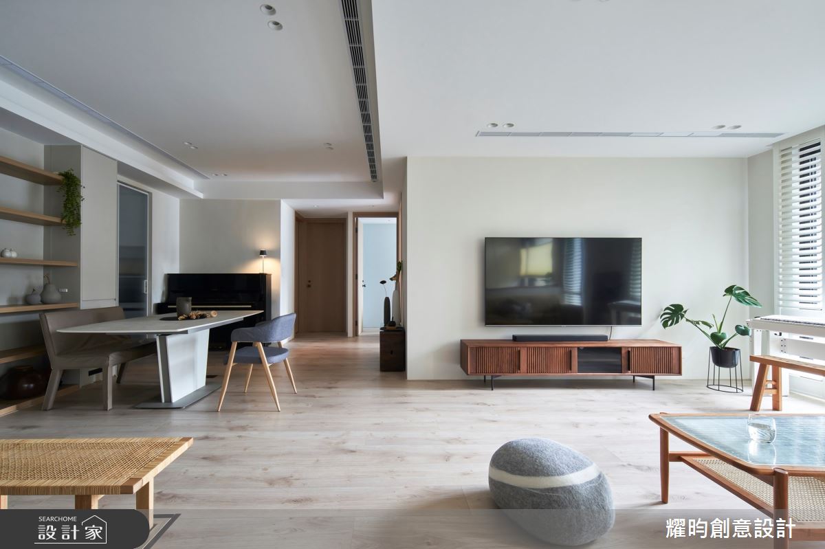 50坪的中古屋透過精準的色彩搭配與多重材質的拼接活化