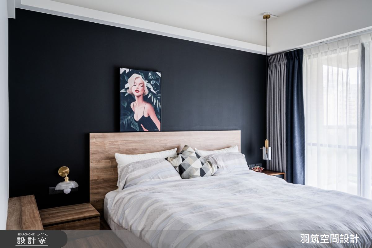 大面落地窗引入戶外暖陽，提升整體空間明亮度，替工業