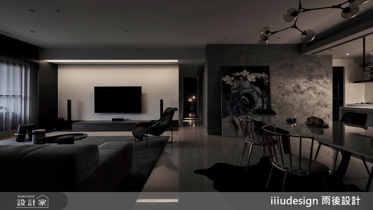 回到自己的家，卸下領帶、襯衫後，屋主希望家是一個很