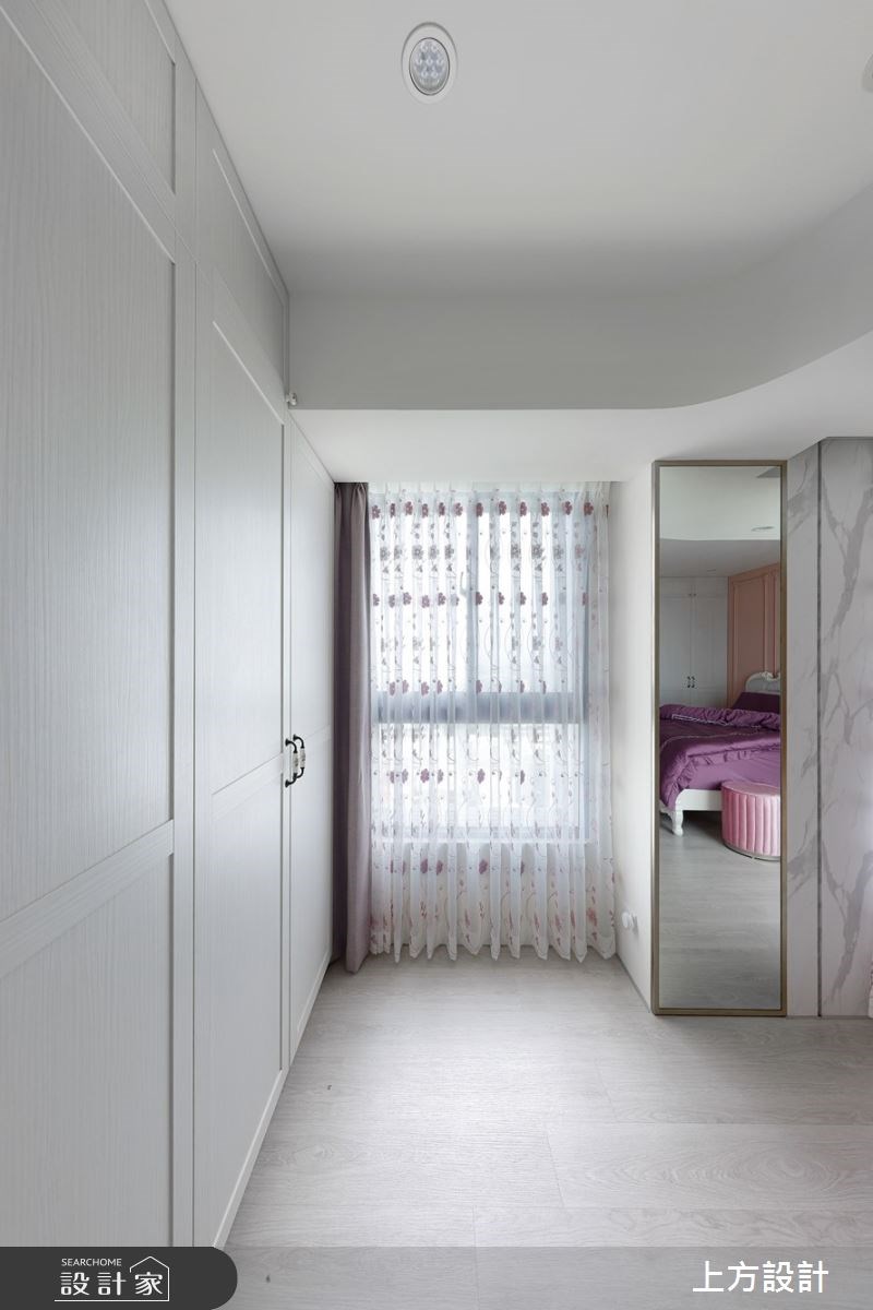 21 坪的住宅空間,屋主喜歡具有現代質感的美式古典風