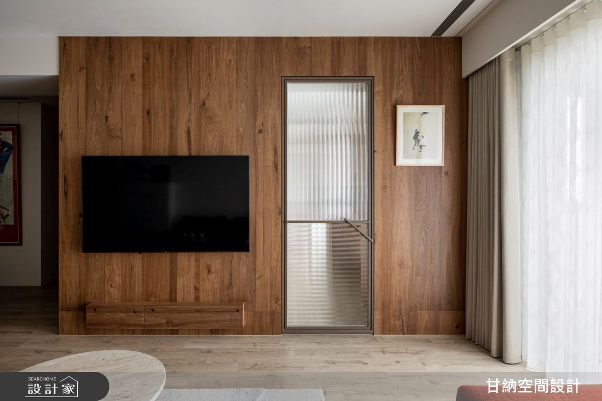 占地24坪的小宅中,秉著屋主清晰且明確的想法及主見,