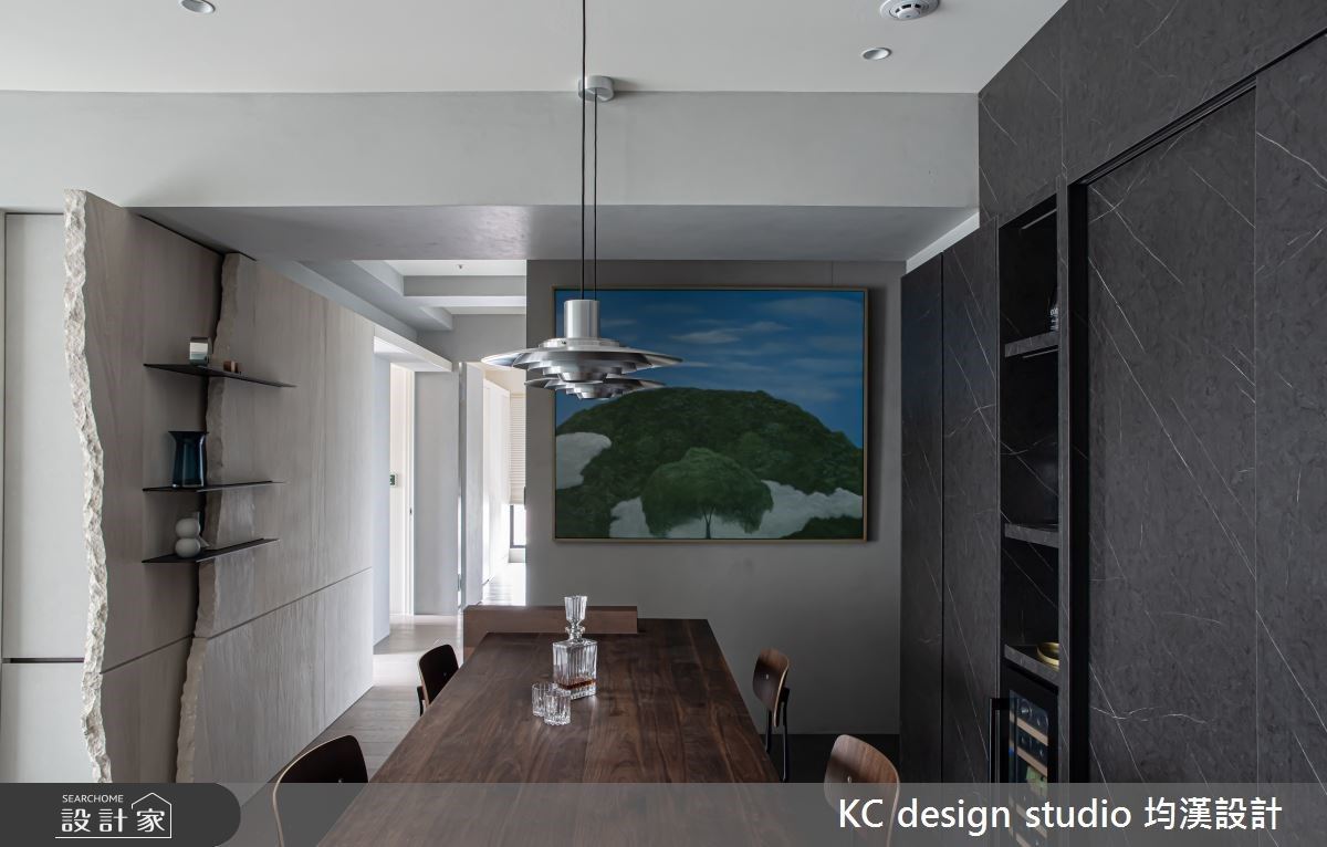 曹均達設計師利用空間比例劃分和動線設計,在28坪的空