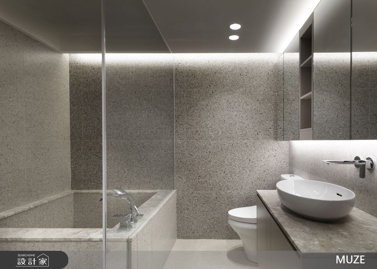 隨著溫柔的採光進駐，搭配溫潤的灰階色調、人字拼地板