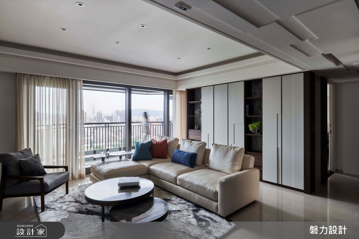 能遠眺101大樓與廣闊河岸美景的現代風居家,住著溫馨