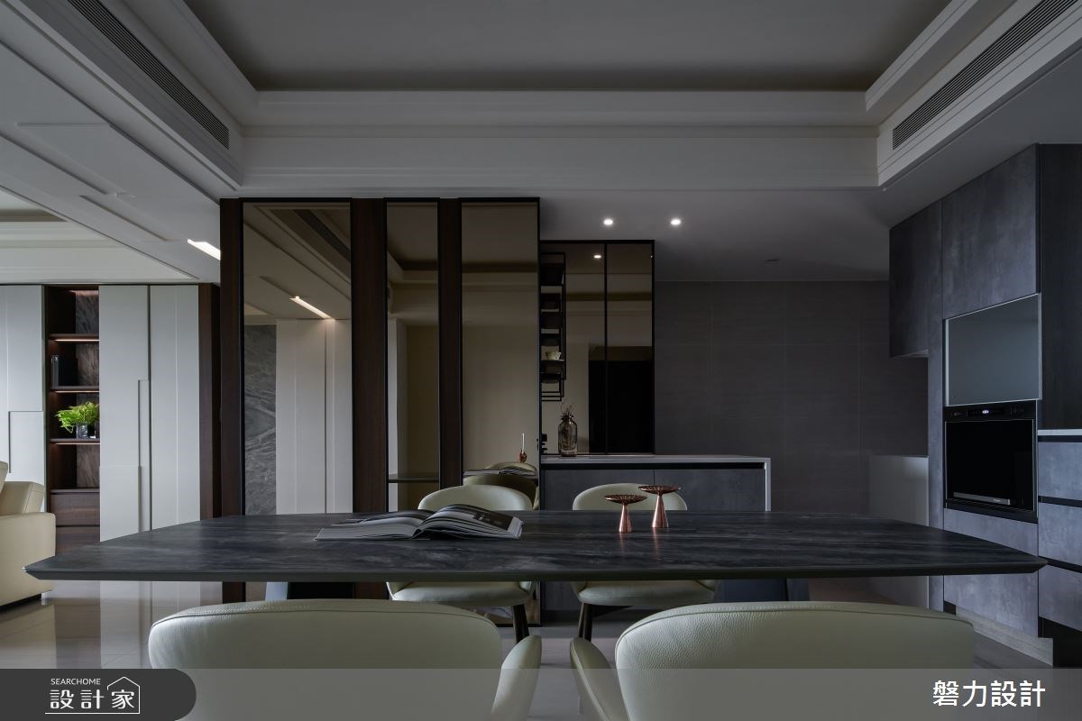 能遠眺101大樓與廣闊河岸美景的現代風居家,住著溫馨