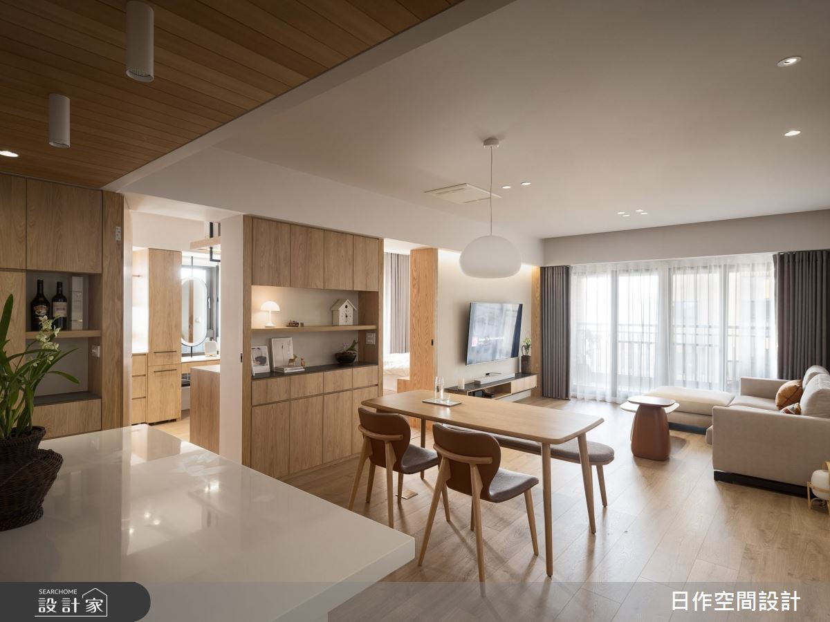 27坪、三房日式無印風空間裡,引入敞朗日光,照亮以白