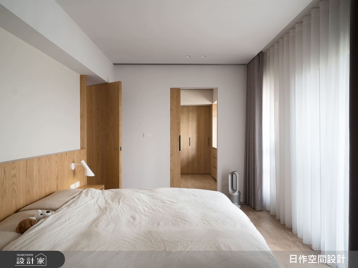 27坪、三房日式無印風空間裡,引入敞朗日光,照亮以白