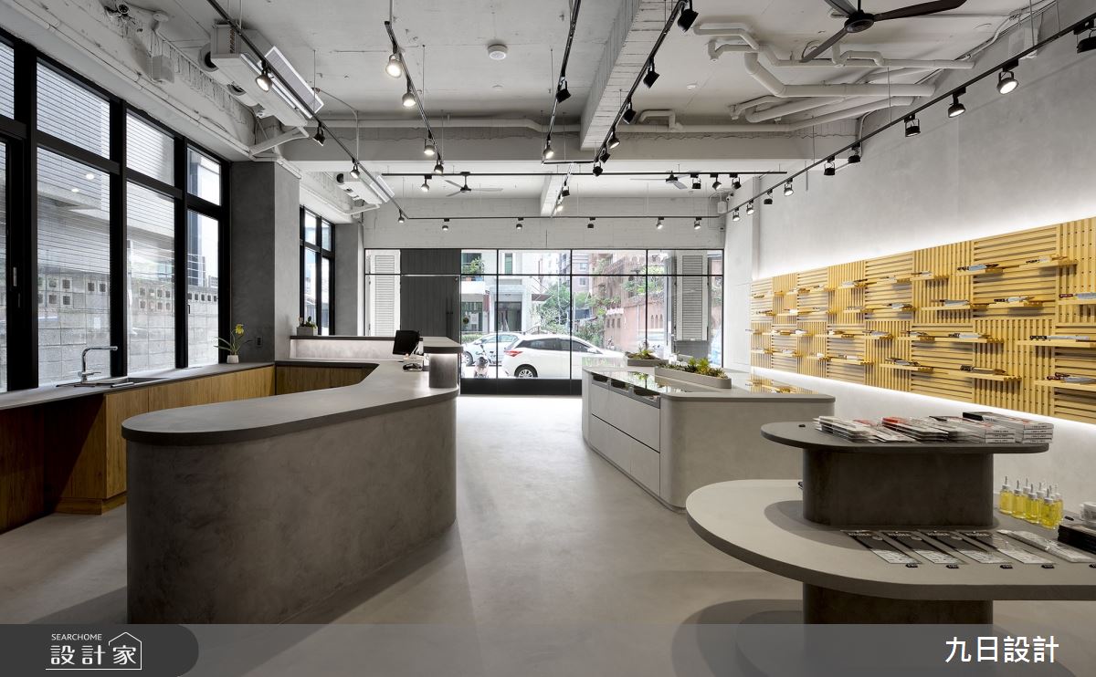 室內29坪的中古屋規劃為販售日本製刀職人手工打造的刀