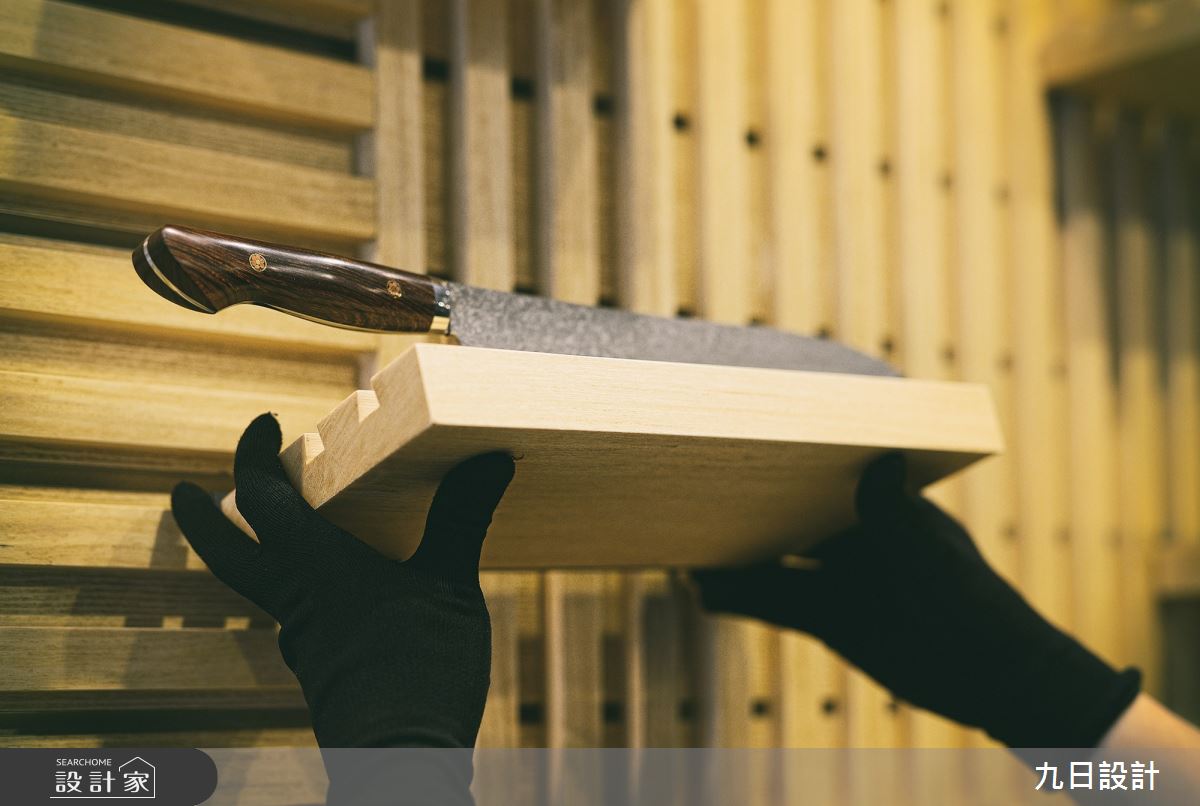 室內29坪的中古屋規劃為販售日本製刀職人手工打造的刀