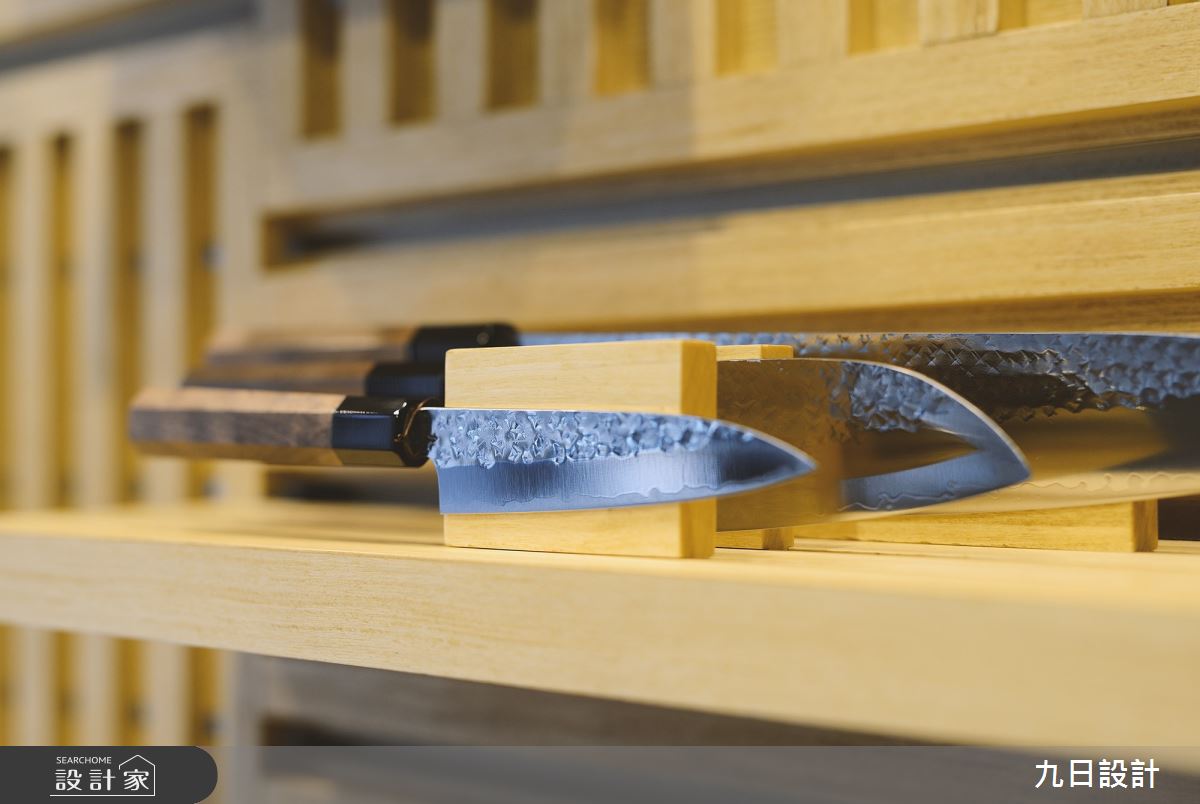 室內29坪的中古屋規劃為販售日本製刀職人手工打造的刀