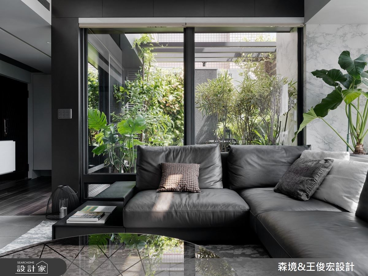 80坪現代風樓中樓，屋主是事業有成的高階女主管，對於