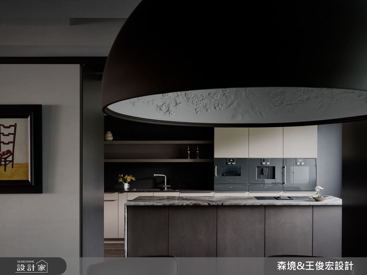 80坪現代風樓中樓，屋主是事業有成的高階女主管，對於