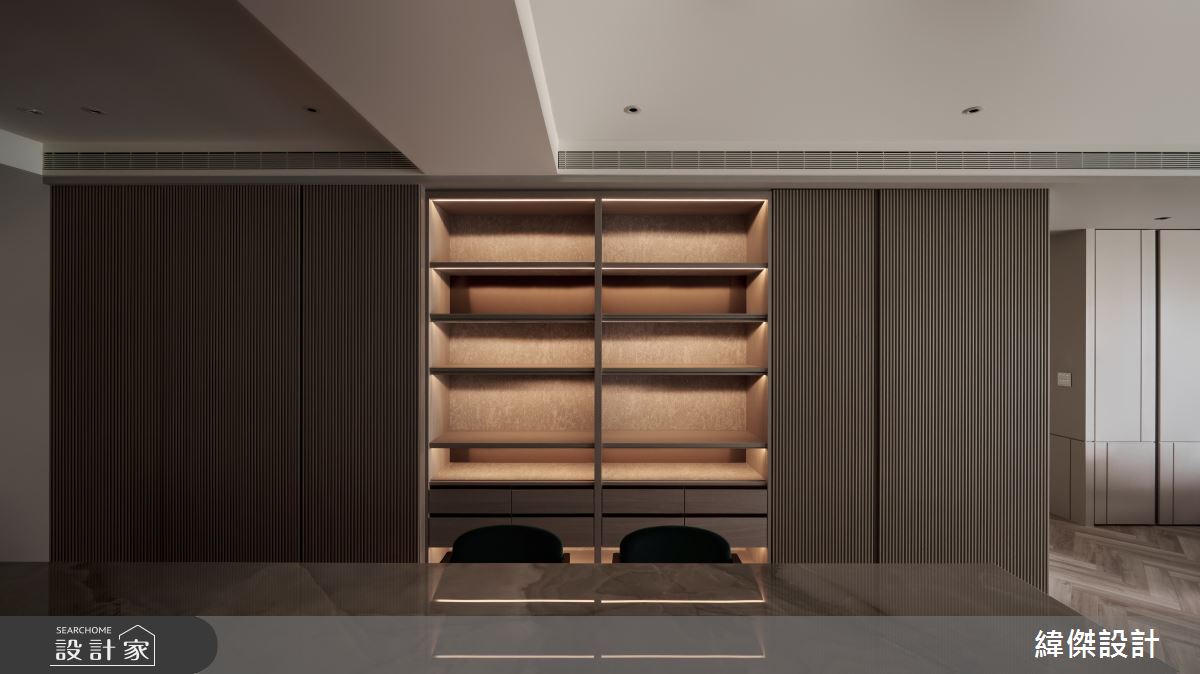 50坪的長型新成屋原有廊道狹窄、收納不足等問題,設計