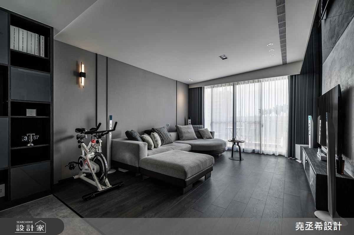 以時尚灰階為基底,規劃開放公領域,鋪陳木地板、進口