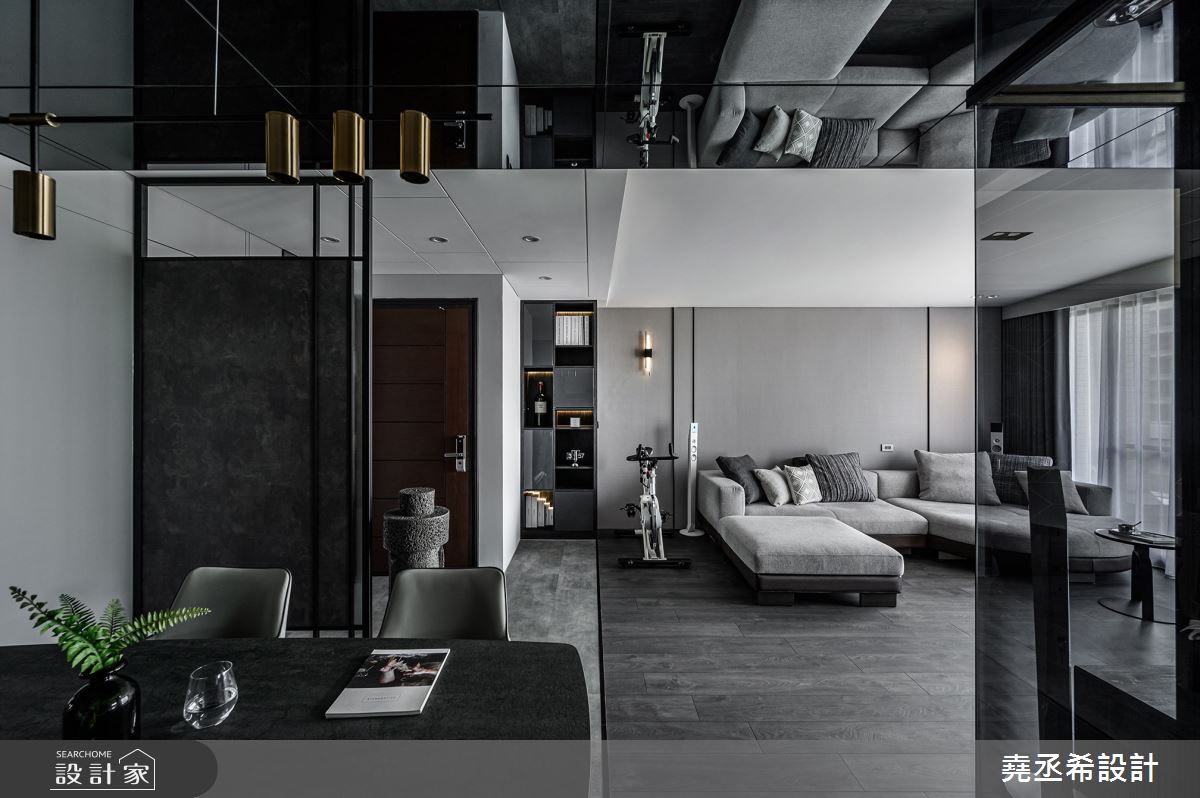以時尚灰階為基底,規劃開放公領域,鋪陳木地板、進口