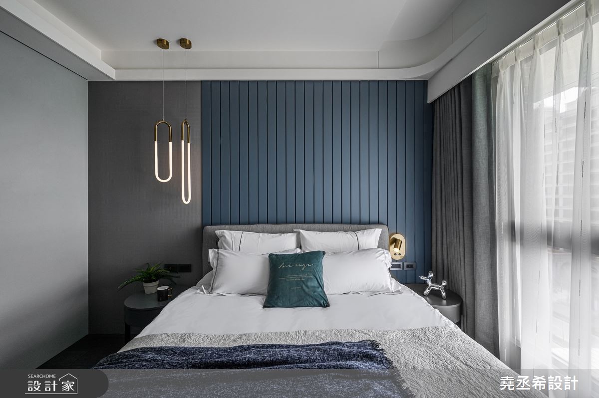 以時尚灰階為基底,規劃開放公領域,鋪陳木地板、進口