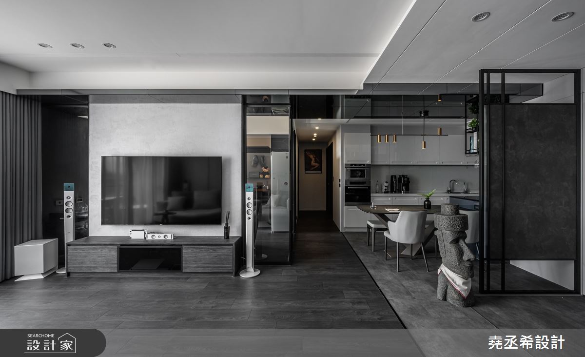 以時尚灰階為基底,規劃開放公領域,鋪陳木地板、進口