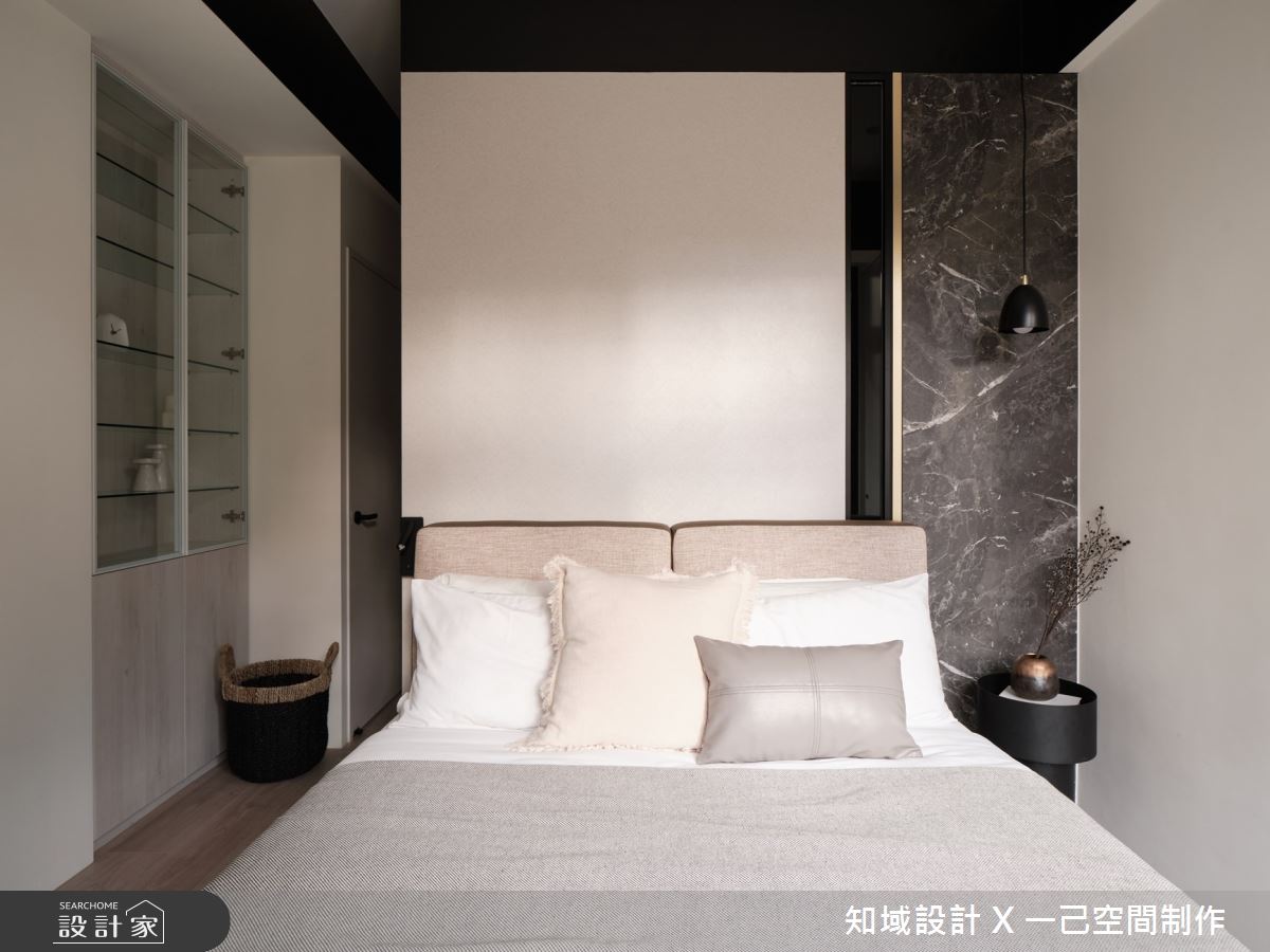 此案為35坪中古屋翻新,面臨原有裝潢不符期待、管線老