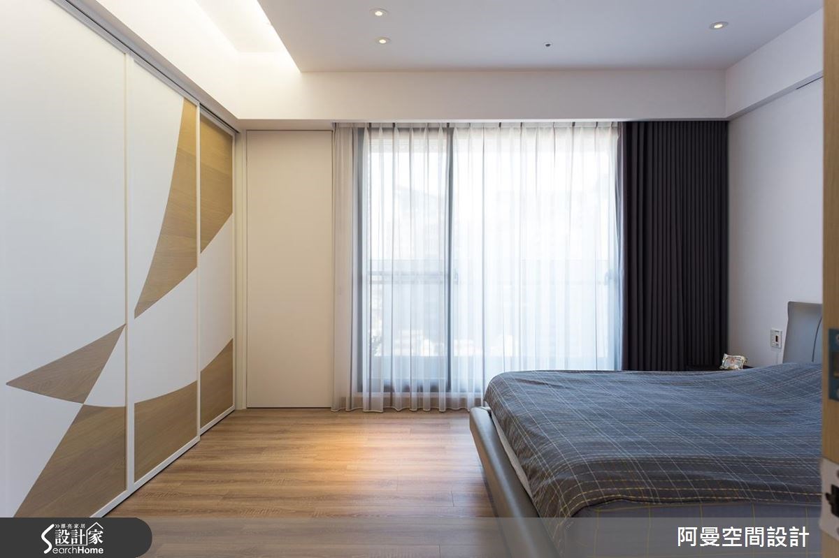 34坪新成屋，在大篇幅留白的畫面裡，以暖心的大地色調