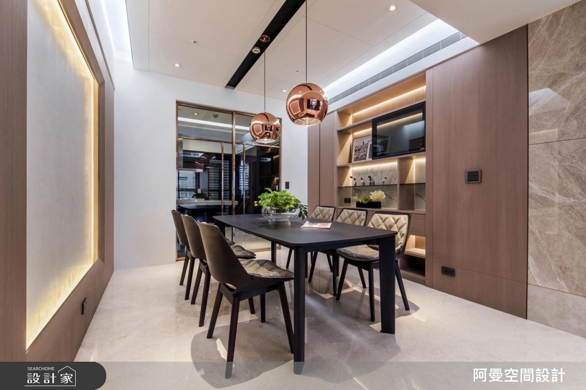 住著一家三口的50坪現代風豪宅,大量運用石材、木作和