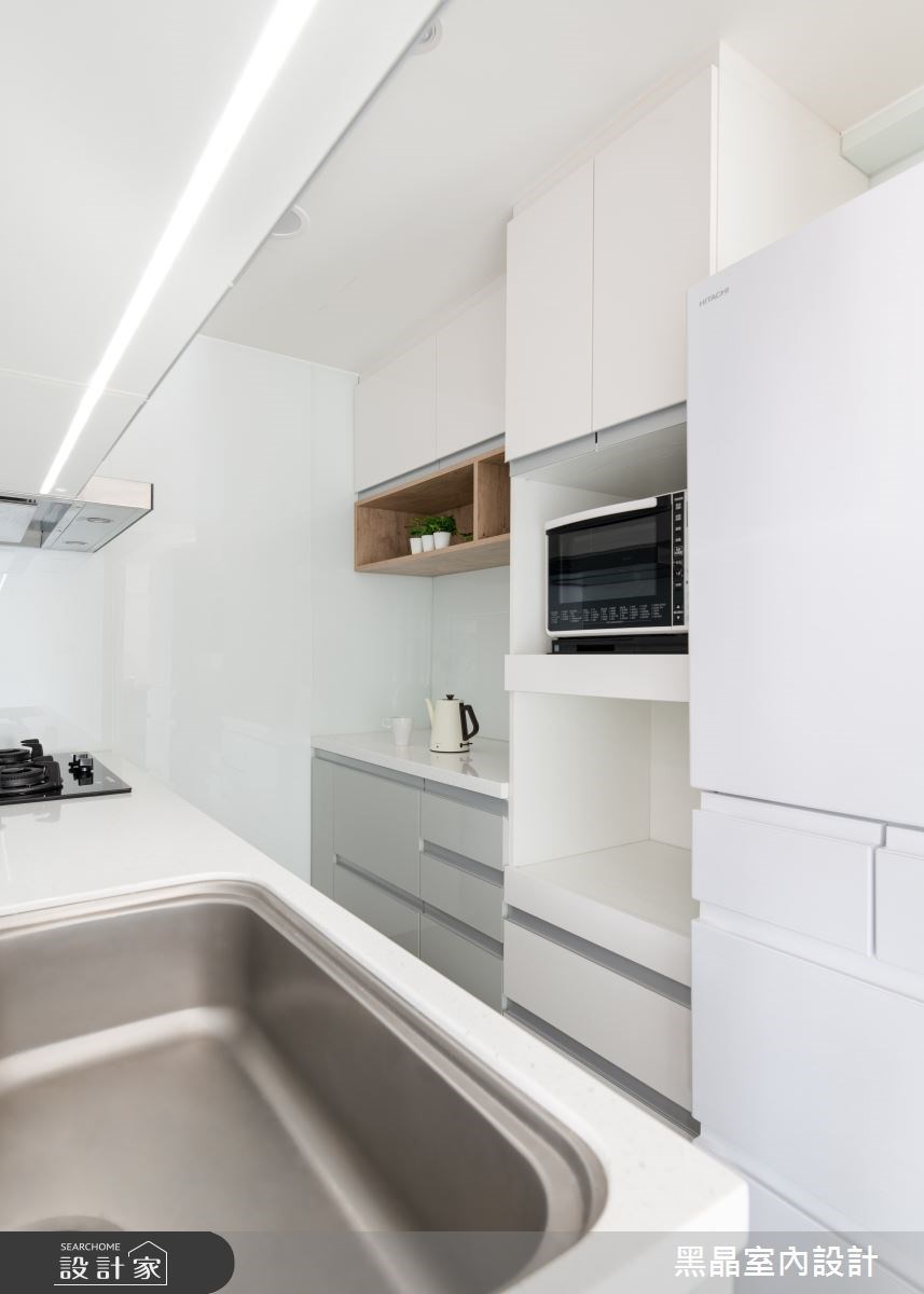 屋主夫妻帶著三名子女，即將搬入這間25坪新居，希望在