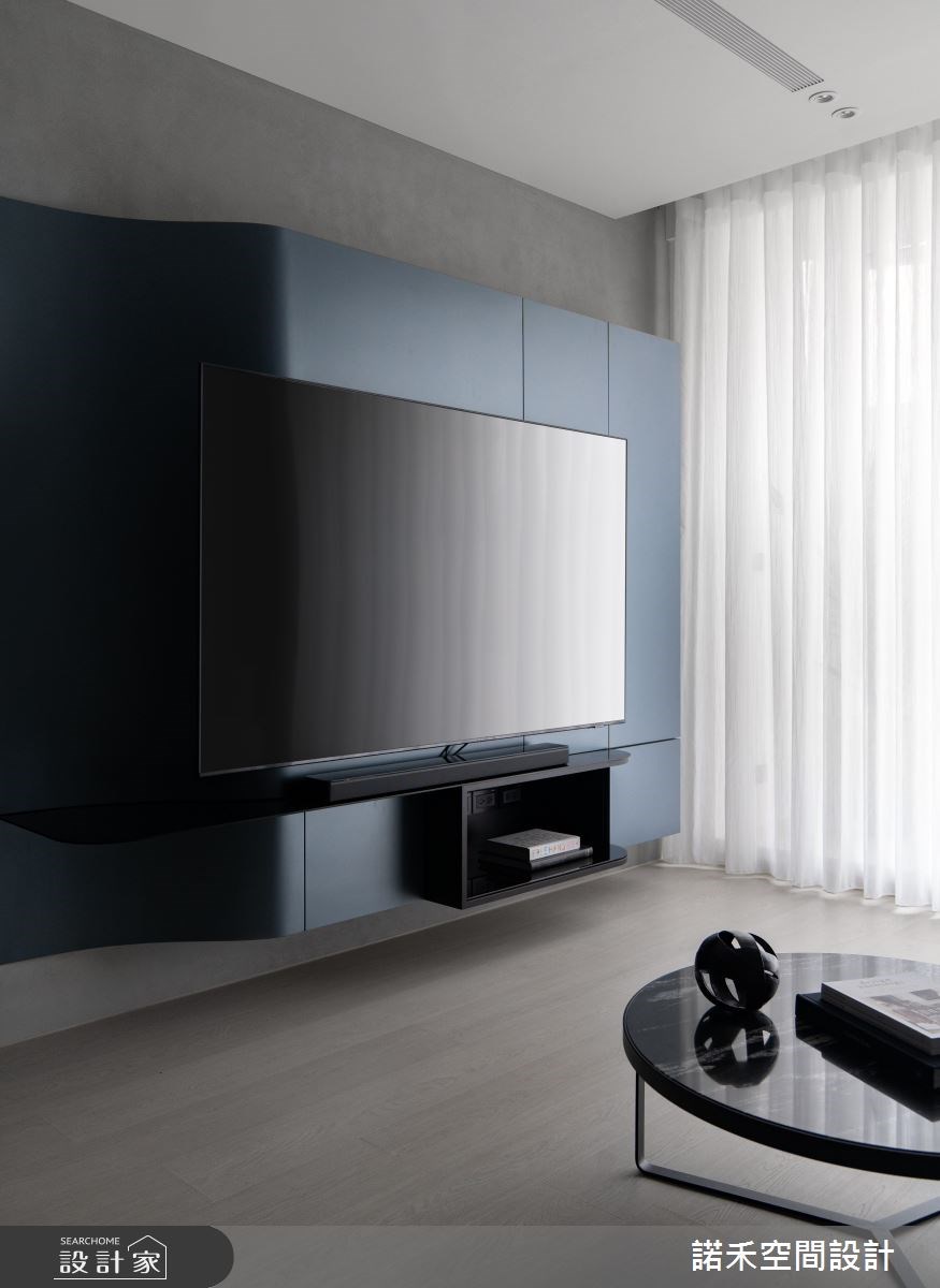 走過15年的中古屋，天生擁有狹長的屋型，加上原始格局