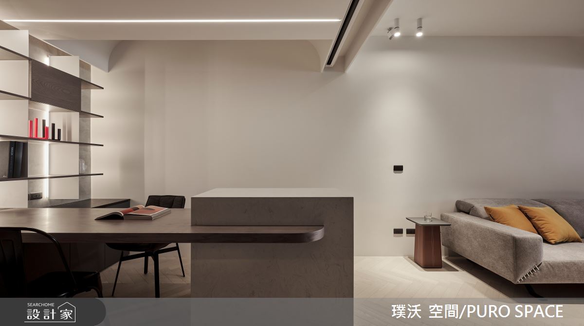 原屋單層改造的20坪老屋，因建築物為狹長老屋，有著採