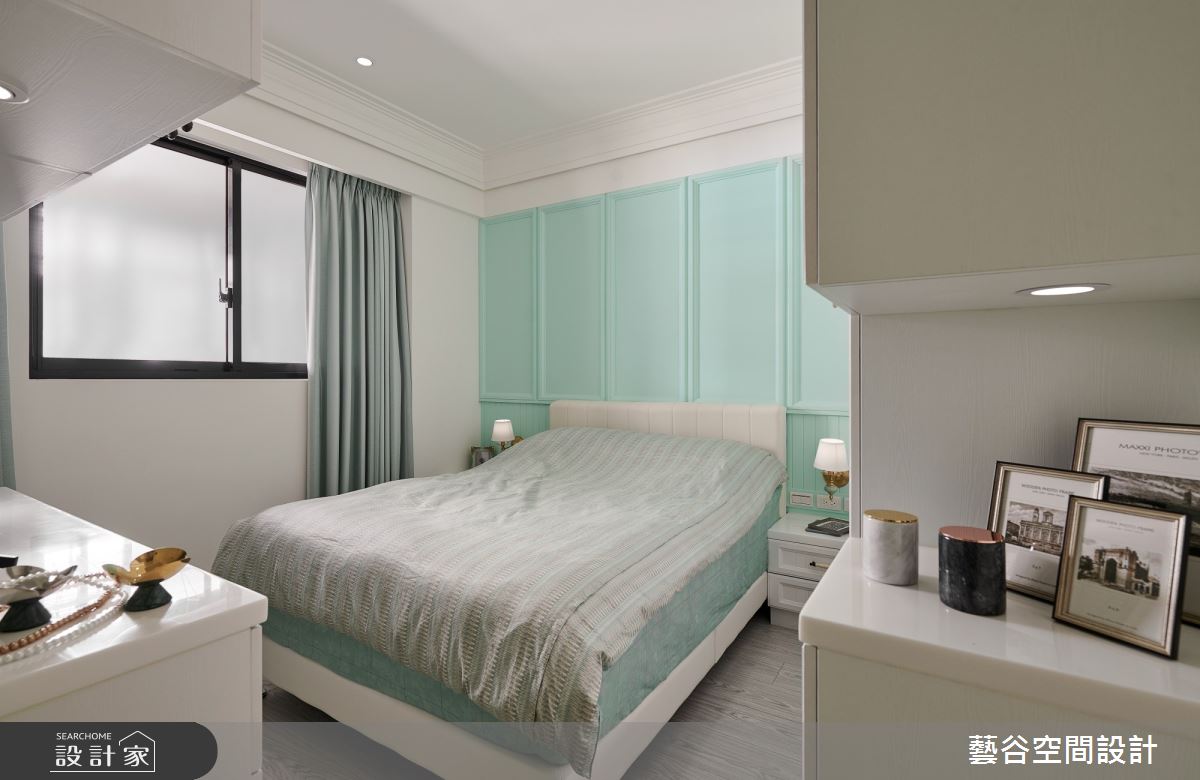 48坪新古典宅邸裡,透過大量白色為基底,左入淡雅石材