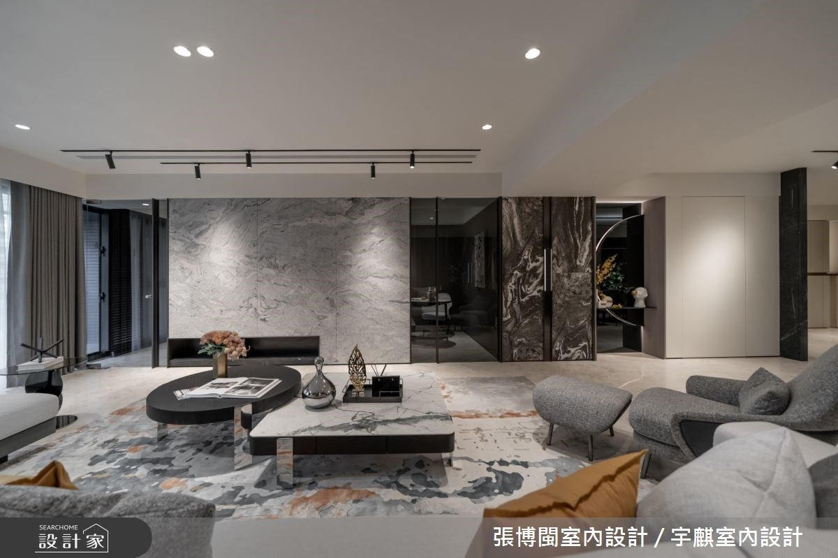 超過百坪的現代風豪宅，以沈穩大器的低彩度色調為主軸