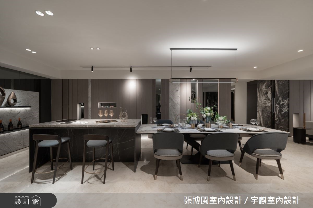 超過百坪的現代風豪宅，以沈穩大器的低彩度色調為主軸