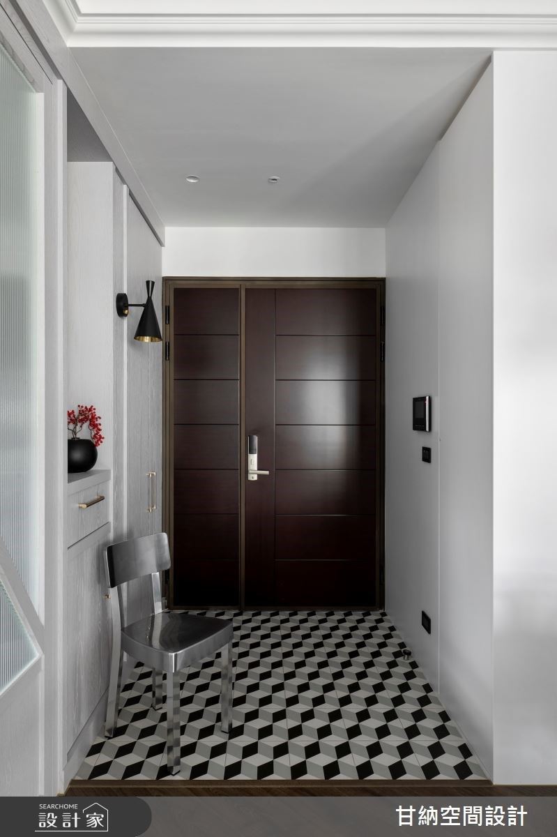 自美國返回臺灣的屋主一家期待能夠為新家注入熟悉的美