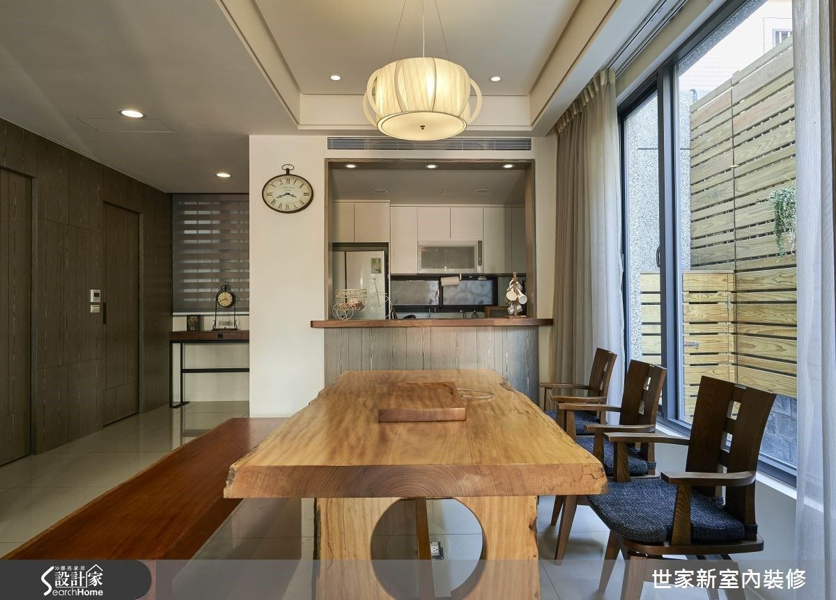 70 坪透天別墅為屋主夫妻和爸媽的住所，設計師從建築