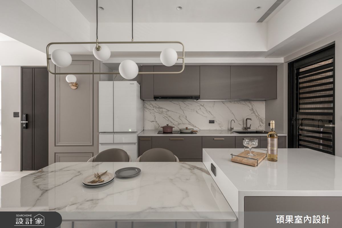 屋齡16年的老屋格局破碎、動線不佳,設計師悉心與屋主