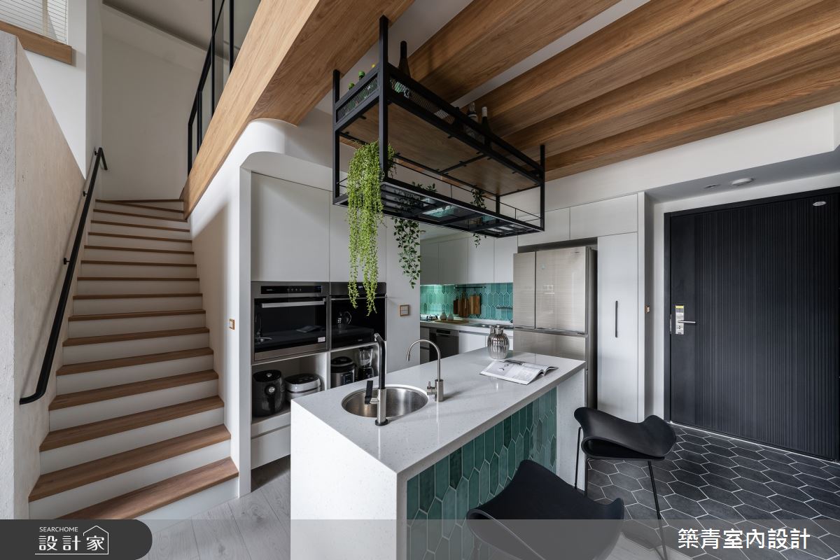 此案為48坪現代風樓中樓,居宅擁有充沛的採光及大面窗