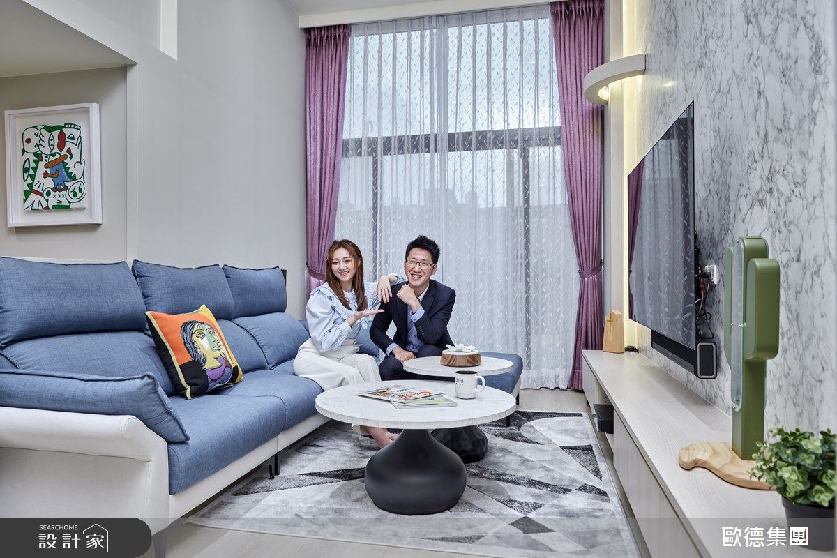 歐德傢俱設計師李定宸(右)用健康綠建材，為藝人張文綺(左)，打造典雅輕奢 「女王的殿」。