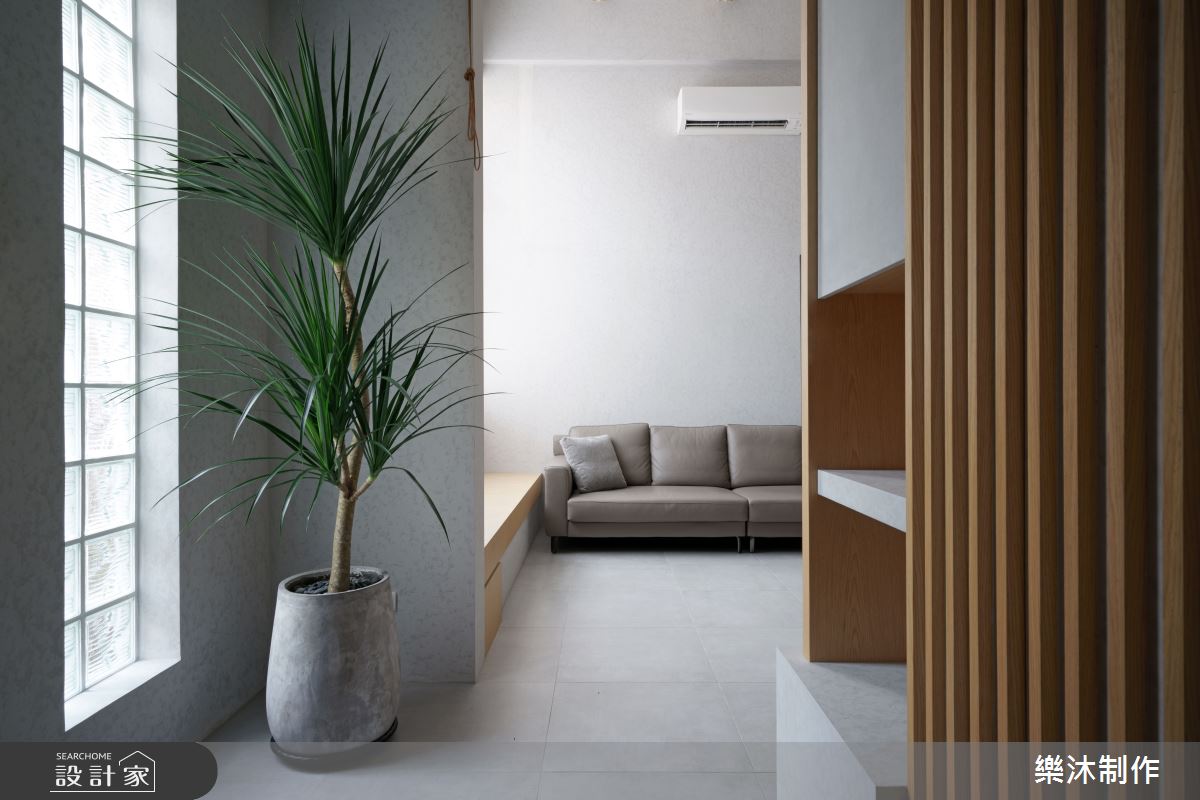 45坪的中古屋居住成員為一家四口，原始屋高為4.6米，