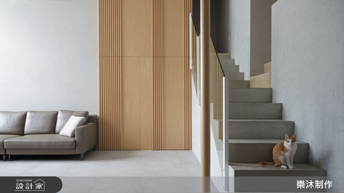 45坪的中古屋居住成員為一家四口，原始屋高為4.6米，