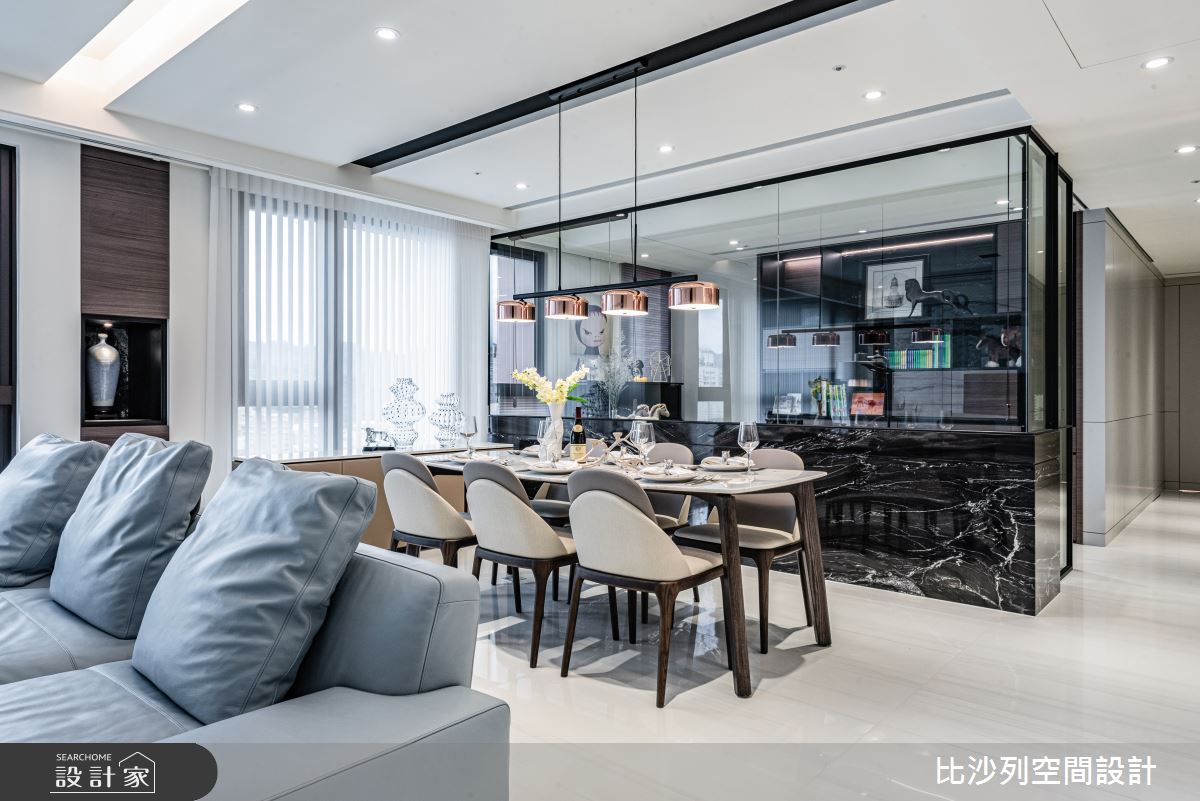 客廳，是豪宅設計的主軸。開放的公領域裡，串連領域機