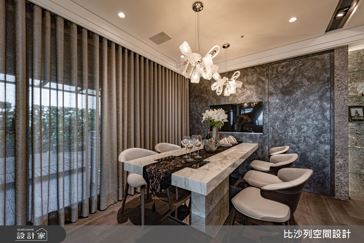 客廳，是豪宅設計的主軸。開放的公領域裡，串連領域機