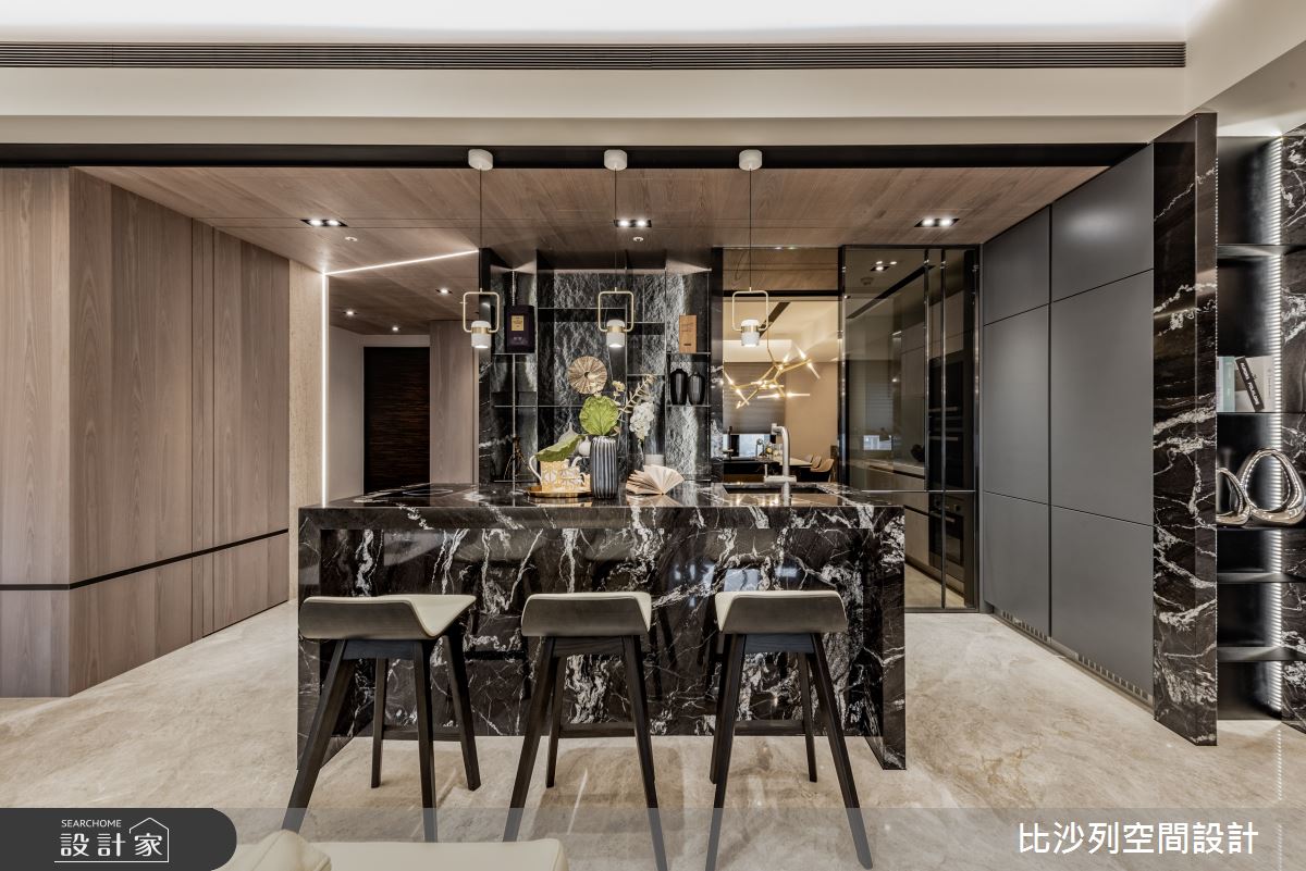 客廳，是豪宅設計的主軸。開放的公領域裡，串連領域機