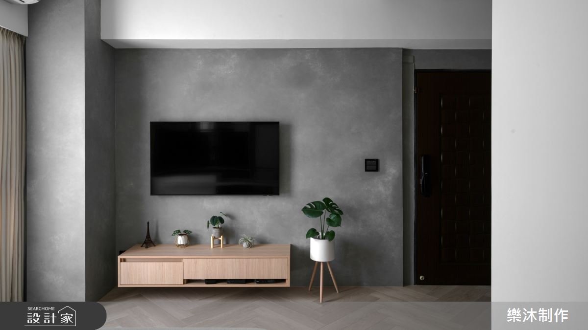 此案為21坪中古屋翻新,原始屋況面臨天花低矮、採光不