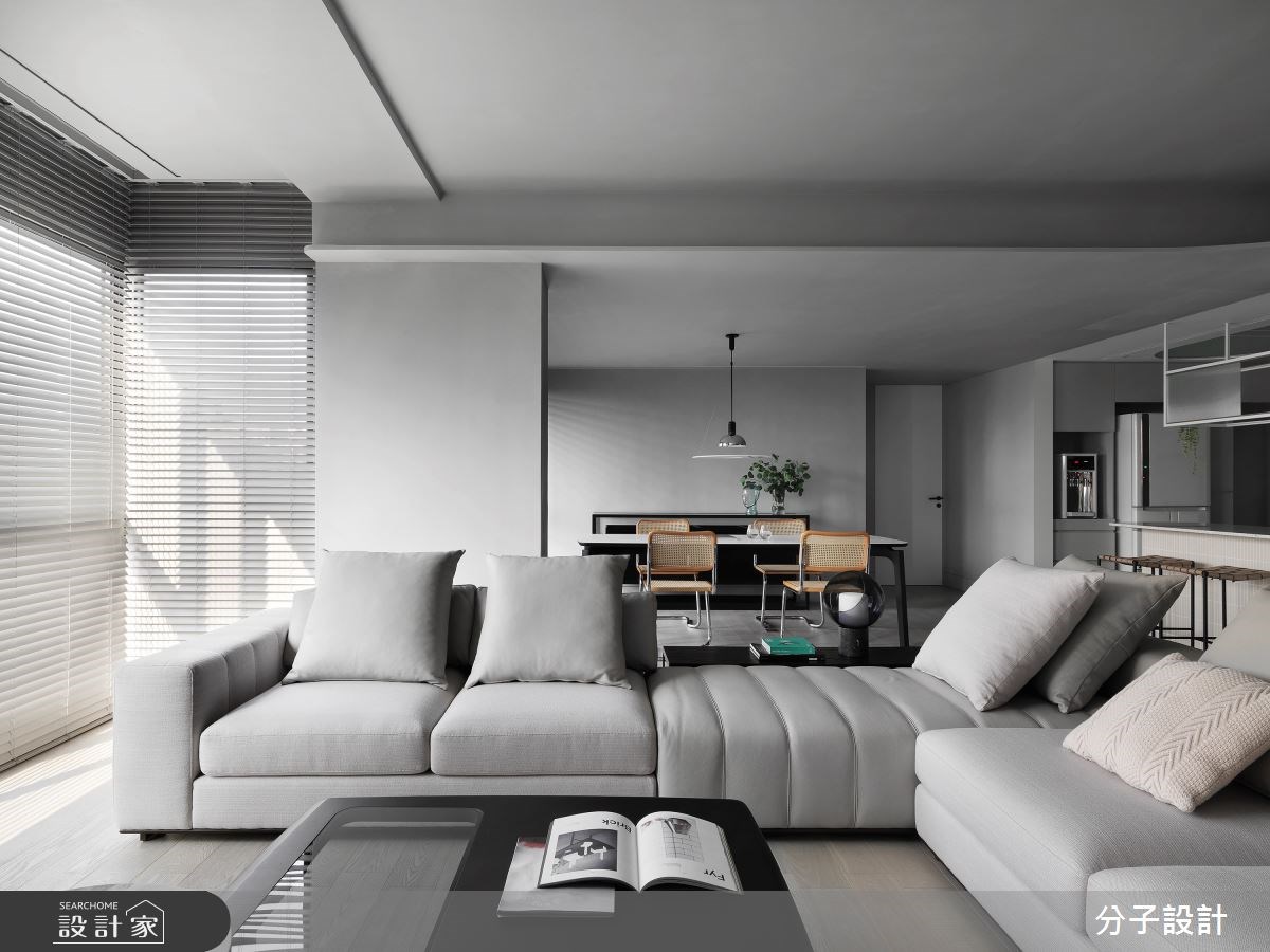 中古屋原有格局較為封閉零碎,然而屋主喜歡純粹、簡約