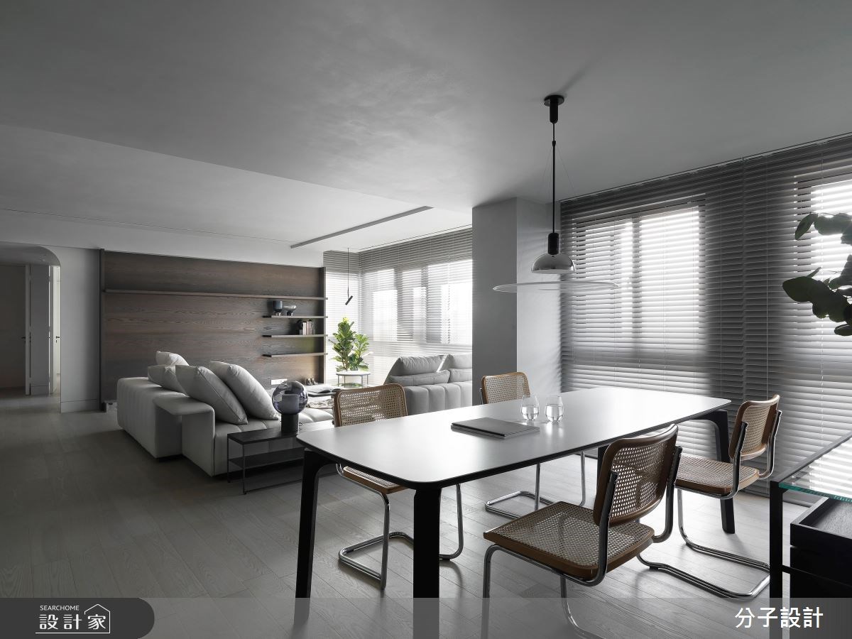 中古屋原有格局較為封閉零碎,然而屋主喜歡純粹、簡約