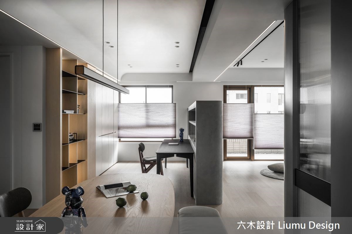 簡約純粹的色彩，往往能締造經典雋永的神情！像這間50