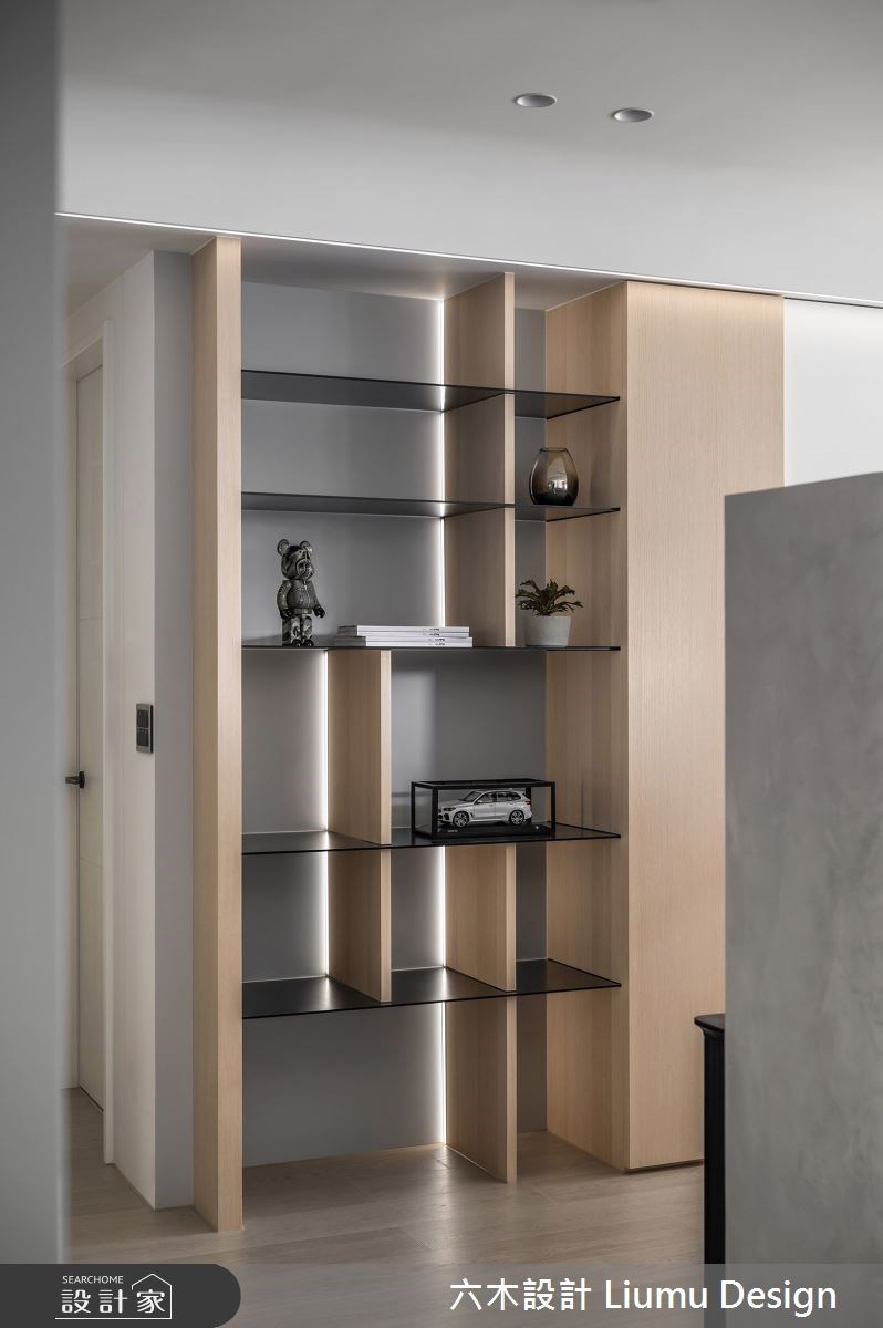 簡約純粹的色彩，往往能締造經典雋永的神情！像這間50