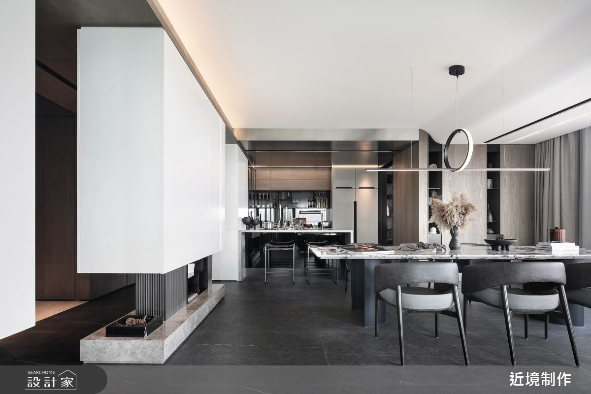 53坪現代風空間裡,善用建築景觀優勢,透過大面窗景將