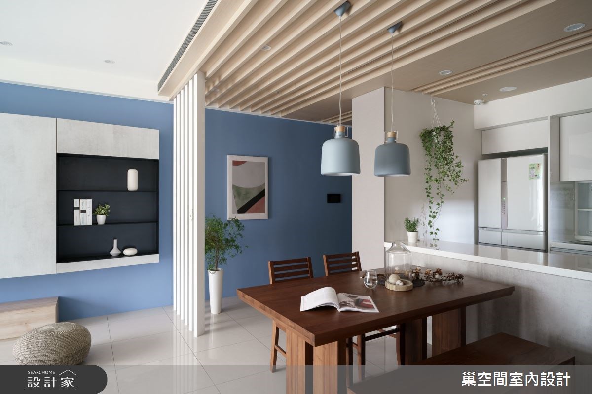 30坪新成屋在裝修計畫中，融合了屋主喜愛的日式格柵以