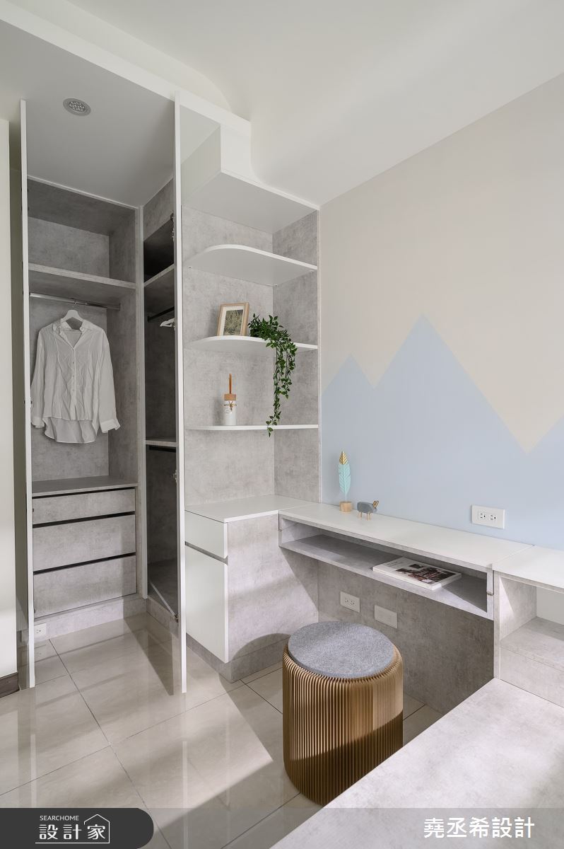24 坪現代風住宅以淺灰調鋪陳精緻質感的生活氛圍,在