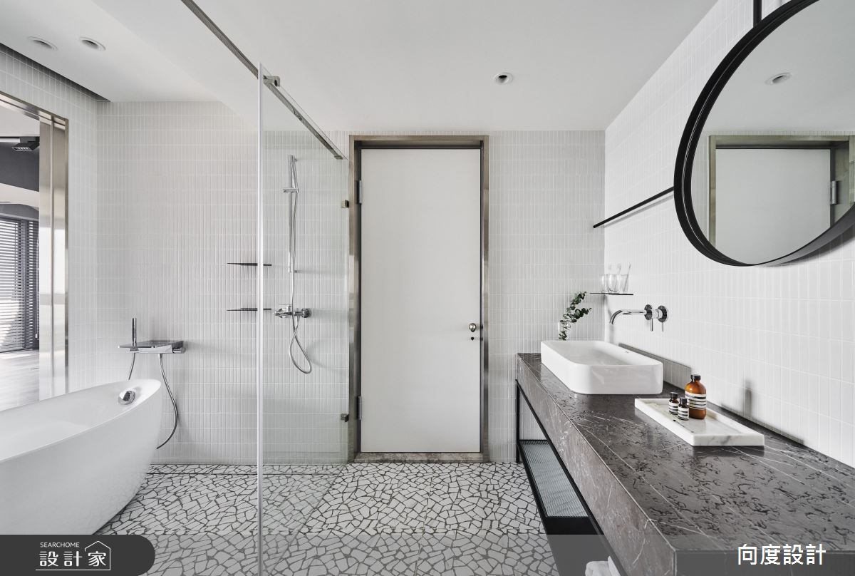 「度假，就是換個地方生活。」面向大海的 14 坪大套房